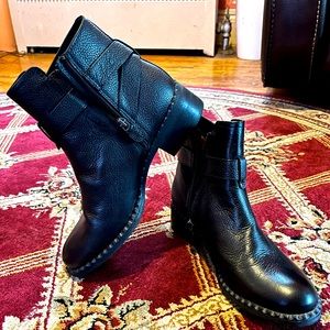 Womens Gentle Soul by Kenneth Cole Black Boots